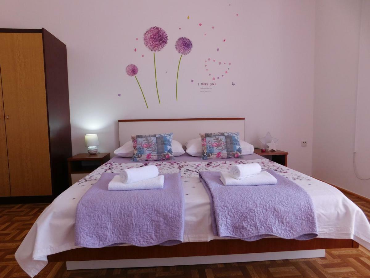 Ivanka Gostinjska kuća Hvar Town
